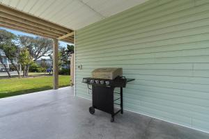 2 Family Coastal Escape