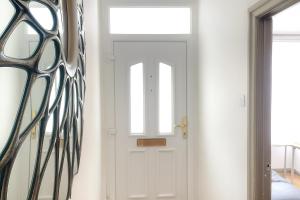 Entire 3 Bedroom Home With Garden In London