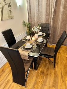 Cozy Two Bedroom in Welling