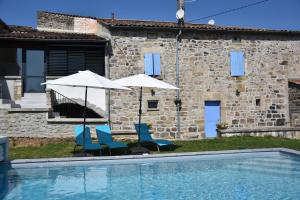 Maisons de vacances la maison bleue du plot : Maison 3 Chambres 