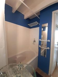 Maisons de vacances Maisonnette avec terrasse a 300m de la plage 2 etoiles : photos des chambres