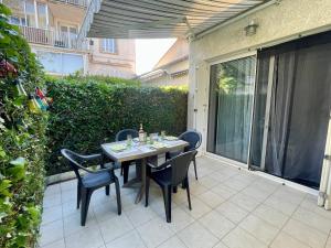 Maisons de vacances Maisonnette avec terrasse a 300m de la plage 2 etoiles : photos des chambres