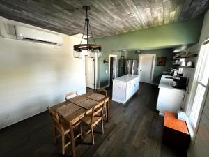 The Historic Downtown Suite