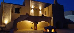 Kamarí Real Living, with Caldera views and Jacuzzi
