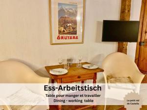 Maison de Castella next to Cathedrale