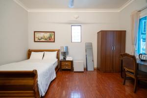 Bu Hồ Tây- A Sunset Retreat in Westlake, Hanoi