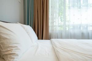 Bu Hồ Tây- A Sunset Retreat in Westlake, Hanoi