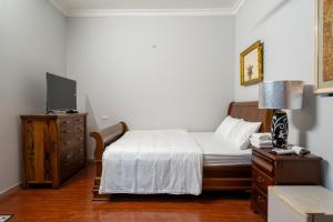 Bu Hồ Tây- A Sunset Retreat in Westlake, Hanoi