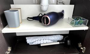 Appartements PARIS-MONTROUGE Magnifique Studio Appartement de 35m2 - tres cosy pour 1 a 6 personnes refait a neuf - ENTIRE APARTMENT LUXIRIOUS AND WARM - Montrouge Paris 14eme - Proche Aeroport Orly & Parc Expositions Porte de Versailles FREE WIFI GRATUIT : photos des chambres