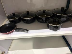 Apartment with bedroom, living room, kitchen, bathroom, and self check-in