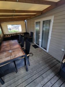 Mobil-home 8 places camping 4