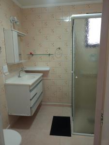 Apartamento no Guarujá-SP 8min andando até a praia