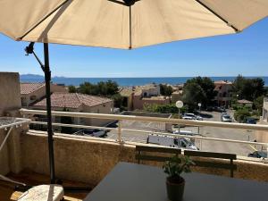 Appartements FIDJI - Studio vue sur mer avec piscine : photos des chambres