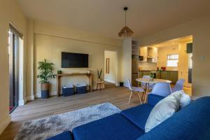 Modern Seaside Apartment