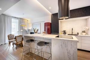 Luxury 3-bedroom Apartment Athens Nea Smirni