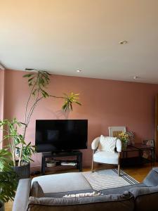 2 Bed, 2 Bath flat in Central London, Hosted by Laura Fellows