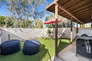 2BR Apt with BBQ & Parking Spring Fling Stay