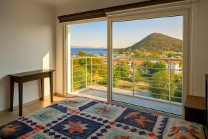 Villa with private pool and unique sea view in Çeşme