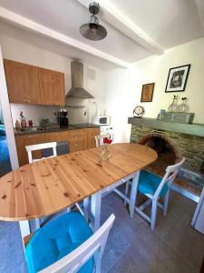 Maisons de vacances Tour avec rooftop, vue mer, sejour insolite entre ciel et pierre : photos des chambres