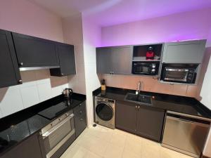 KARON HILL OCEANVIEW Spacious 1 BEDROOM Sleeps 4