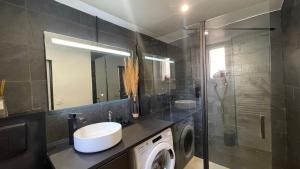 Appartements Appartement Duplex Carnoules : photos des chambres