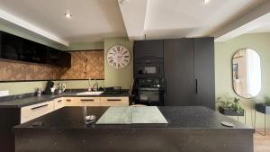 Appartements Appartement Duplex Carnoules : photos des chambres