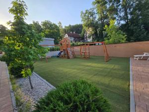 Larso Lux, free swimming pools & parking