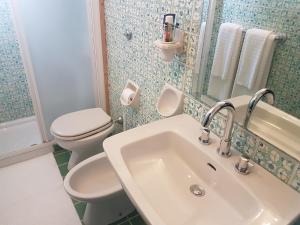 Beachfront villa, right ON SAND! img19