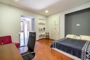 Grey Apartment Old Tbilisi