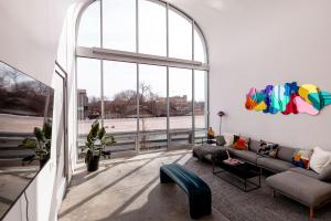 Walk to Magnolia District - Above Dining and Shops