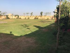 مزرعة ريف العاشر استراحة ريفية بحمام سباحة وملعب ومنطقة العاب وارض زراعية