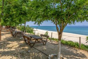 Sarakina Caravans by the sea