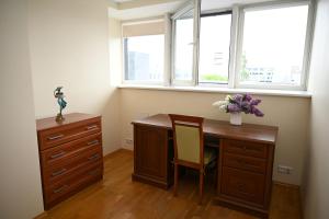 2-Story Penthouse with Private Sauna, Seaview Terrace & Two Bathrooms