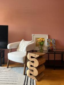 2 Bed, 2 Bath flat in Central London, Hosted by Laura Fellows