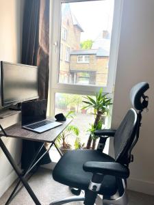 2 Bed, 2 Bath flat in Central London, Hosted by Laura Fellows