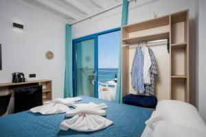 Finikas Resort Sfakia - Seaside Rooms