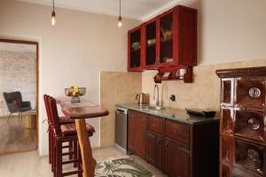 Old Town Nona Apartment - Balcony, Garden and Free Parking