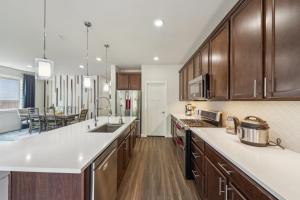 FIFA World Cup Base - 3BR House, Sleeps 8, Parking