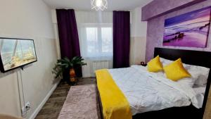 Aristocrat Sunset Panorama - Skyview Central Apartment