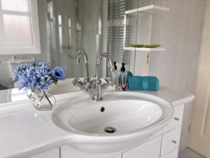 Spacious Home for Workers & Families - Quiet area