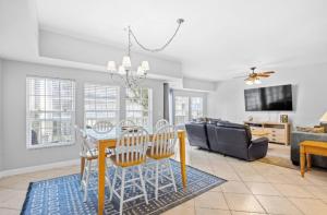 Pier Watch Unit 106-10 beds-6 bedrooms-Sleep14-Golf Cart Allowed