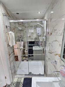 4 bed detached house near Manchester Airport Manchester -Cheadle