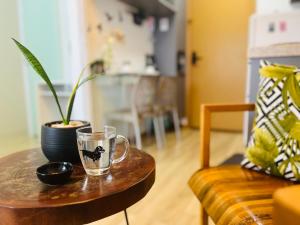 Studio 202 Aconchegante com Rede na Varanda e Piscina em Salvador