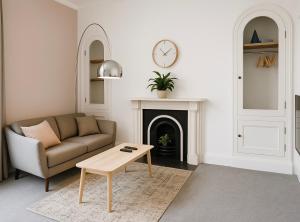 Central studio flat with parking permit