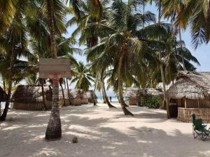 SAN-BLAS Isla iguana CABAÑAS GUNA YALA Panamá