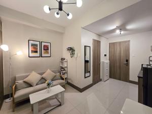 1BR Condotel with Balcony at FAME Residences #FM34-1