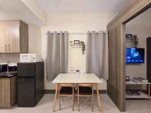 1BR Condotel with Balcony at FAME Residences #FM34-1