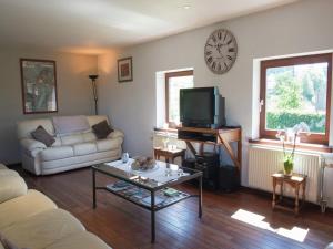 Spacious Cottage with Sauna in LibĂ´mont, cleaning included