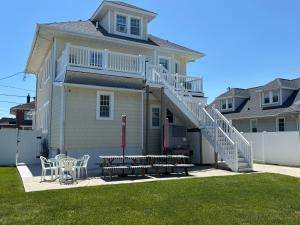 Large family home sleeps 18!