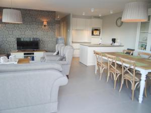 Apartment in Nieuwpoort with terrace, cleaning included
